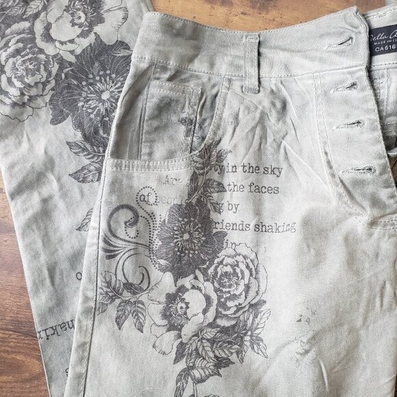 Bella Amore Italy Botanical Flower Poetry Graffiti Print Button Fly Jeans - Picture 5 of 9
